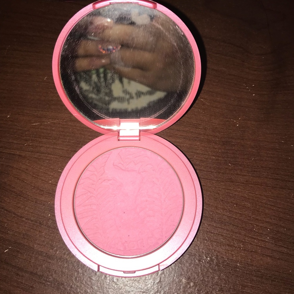 Tarte blush